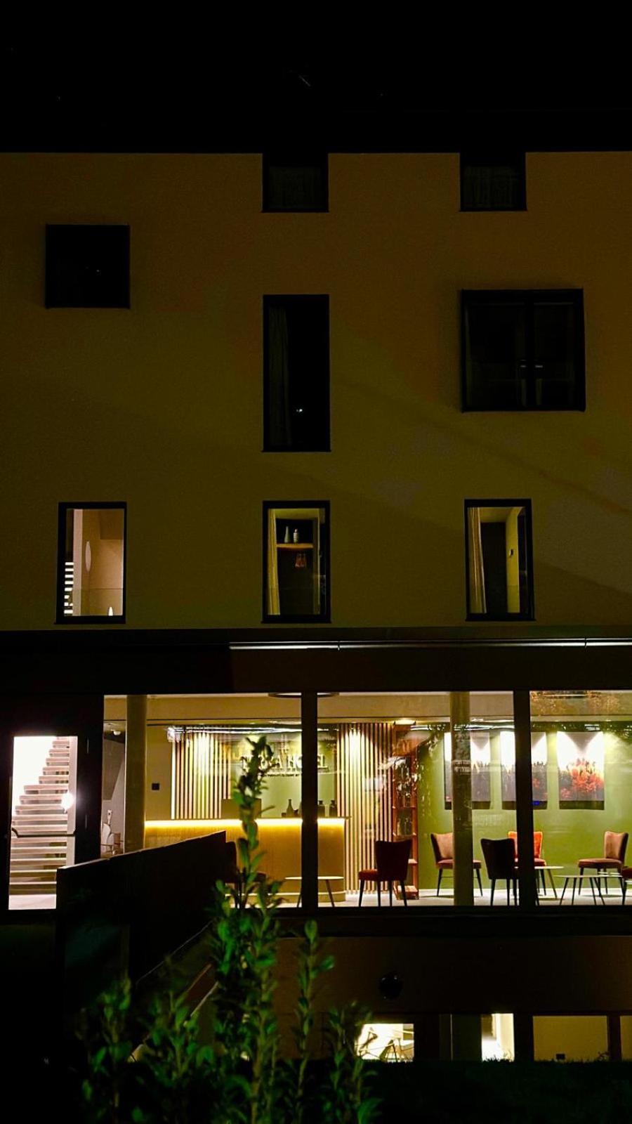 Terra Hotel Boutique Tirano Exteriér fotografie